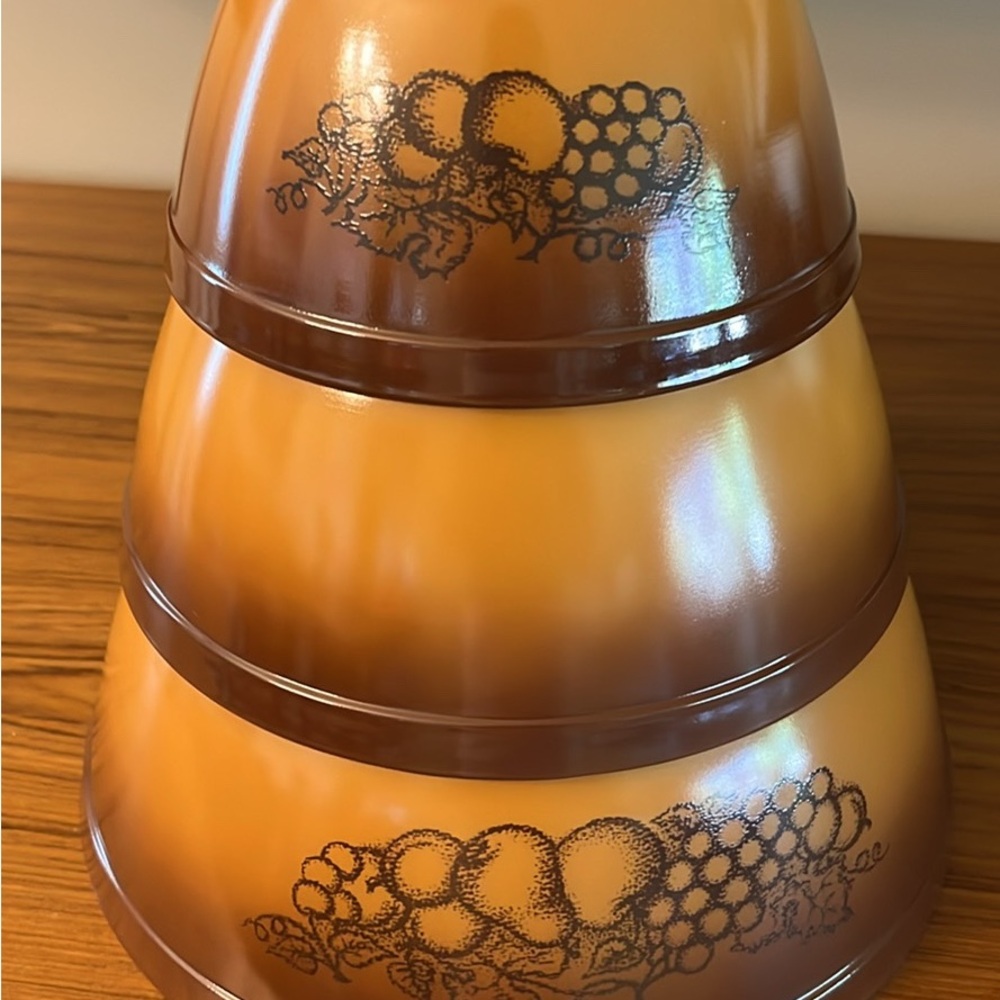 “Old Orchard” Vintage Pyrex Nesting Bowls